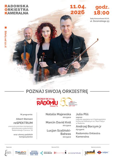 Młoda kobieta-dyrygentka prowadząca swoją orkiestrę