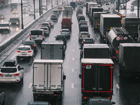 Mapa zablokowanych dróg i korek na autostradzie A4 w Mysłowicach podczas akcji gaśniczej
