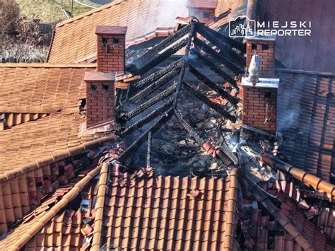 Schemat uszkodzeń budynku po pożarze, z widocznymi elementami konstrukcyjnymi