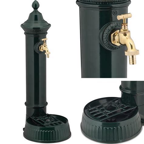 Zainstalowany hydrant ogrodowy z widocznym mechanizmem poboru wody