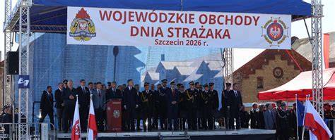Wręczenie odznaczeń i awansów podczas obchodów Dnia Strażaka w Łańcucie