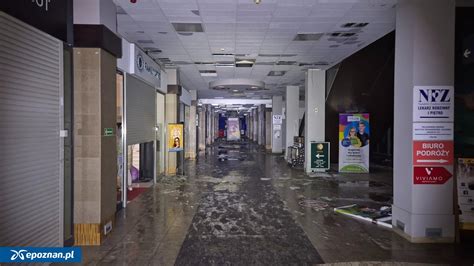 Zdjęcia wnętrza Galerii Podolany po pożarze