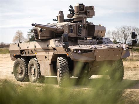 historyczny wóz bojowy Skoda Liaz