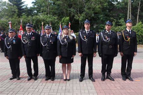 strażacy OSP Rzuchów podczas uroczystości jubileuszowej