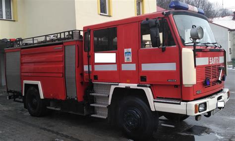 zdjęcie ciężkiego samochodu ratowniczo-gaśniczego Jelcz 442 GCBA 5/24