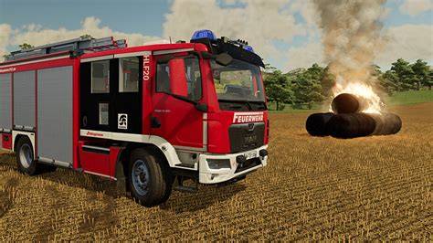 Wóz strażacki HLF20 z Farming Simulator 22 Emergency Pack w akcji