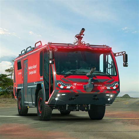 Photo of a LION 6x6 airport fire truck