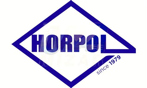 Logo firmy HORPOL na tle strażackiego wozu lub wspieranego wydarzenia
