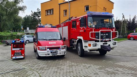 Zdjecie archiwalne strażaków OSP Brzeźnica Lubuskie lub starej remizy