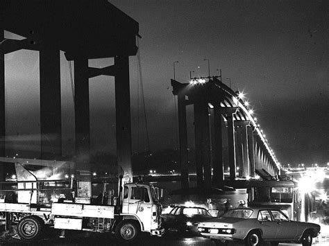 Historical photo or illustration of the 1975 Lazienkowski Bridge fire