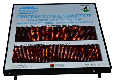 Tablica informacyjna LED OSP na budynku