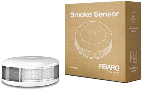 Wizualizacja FIBARO Smoke Sensor z oznaczeniem funkcji detekcji dymu i temperatury