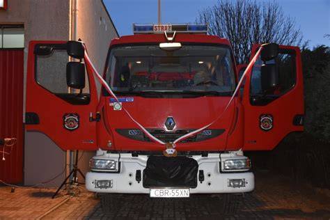 Zdjęcie nowego wozu bojowego OSP Rytel (Renault)