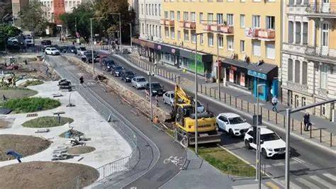 Zdjęcie z prac drogowych na ulicy w Warszawie