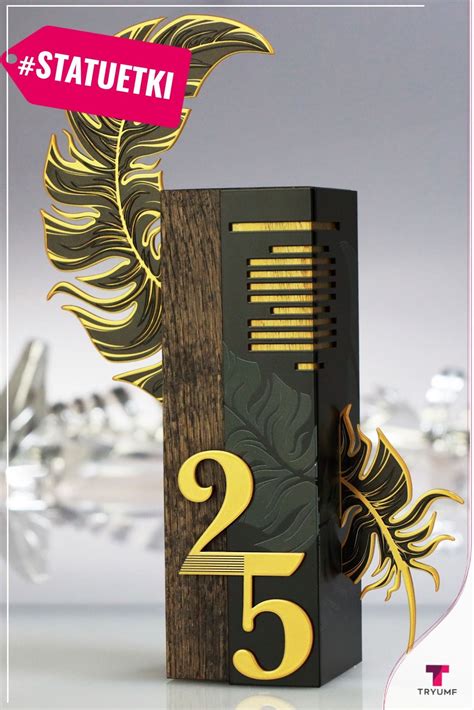 Statuetki i upominki wręczane zasłużonym druhom OSP