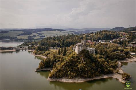Historyczne zdjęcie Domu Strażaka w Niedzicy lub wizualizacja projektu nowego centrum kulturalno-kongresowego