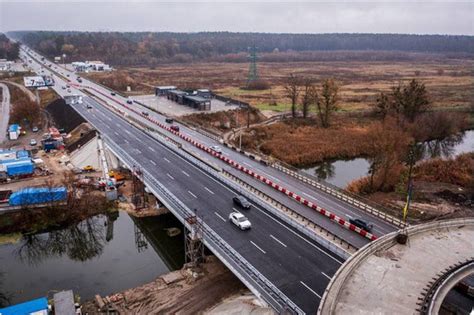 Most Łazienkowski po odbudowie (zdjęcie lotnicze)