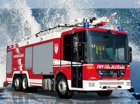 Dwukierunkowy wóz strażacki dwukabinowy