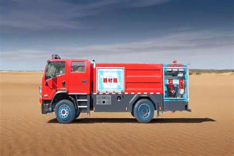 Zbiorniki na wodę i pianę w wozie strażackim