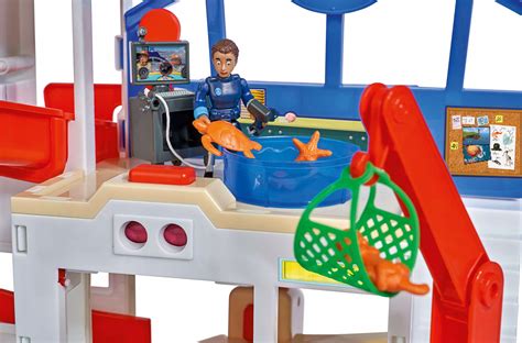 Figurka Jodie w stacji badawczej z laboratorium