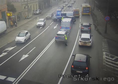 Miejsce kolizji z udziałem radiowozu i taksówki w Bielsku-Białej