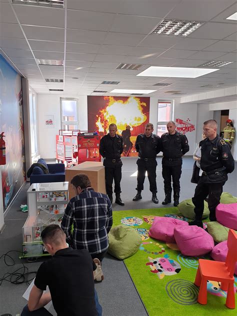 zdjęcie mobilnego symulatora zagrożeń pożarowych w budynku użyteczności publicznej