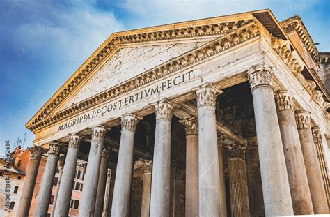 Widok starożytnego Rzymu z jego gęstą, drewnianą zabudową