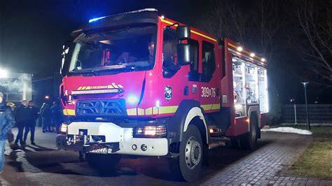 Zdjęcie przekazanego samochodu ratowniczo-gaśniczego Renault D16