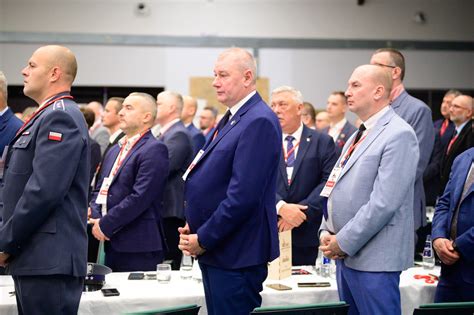 Zgromadzenie delegatów i prezydium na zjeździe OSP
