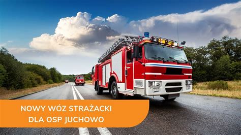 Zrzut ekranu z gry mobilnej o strażakach, ukazujący wóz strażacki pędzący przez miasto