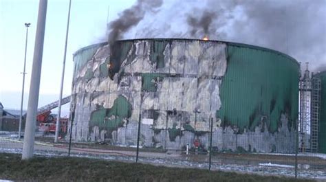 zdjęcie płonących zbiorników w biogazowni Duszna Górka