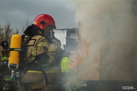 historyczna sikawka ręczna do gaszenia pożarów