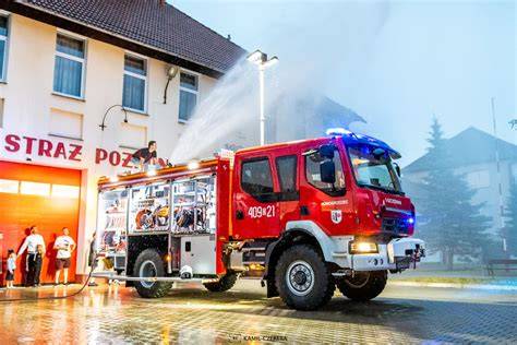 nowoczesny samochód ratowniczo-gaśniczy OSP