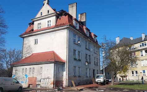 zdjęcie zniszczonego przez pożar budynku