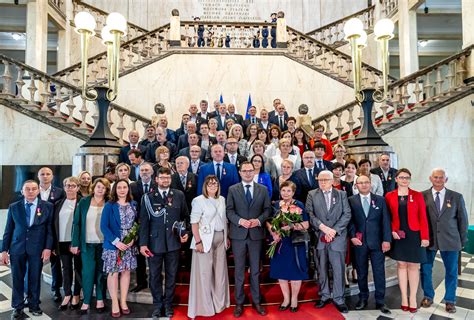 zdjęcie z ceremonii wręczania medali i odznaczeń członkom orkiestry