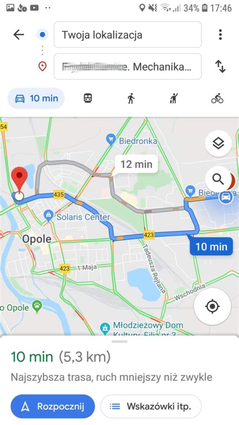 Zrzut ekranu z Map Google pokazujący różne trasy dojazdu