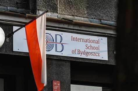 Zgromadzenie przy polskiej szkole na Ukrainie po incydencie podpalenia