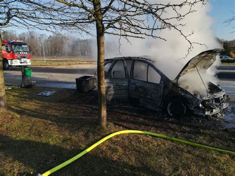 zdjęcie spalonego samochodu Renault Scenic na MOP Proboszczowice