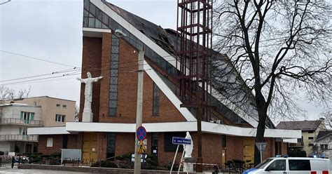 Panorama sfotografowana po pożarze dachu kościoła Najświętszego Serca Jezusowego w Lublinie, ukazująca skalę zniszczeń.