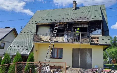 Zdjęcie zniszczeń po pożarze domu w Dobrzyniu