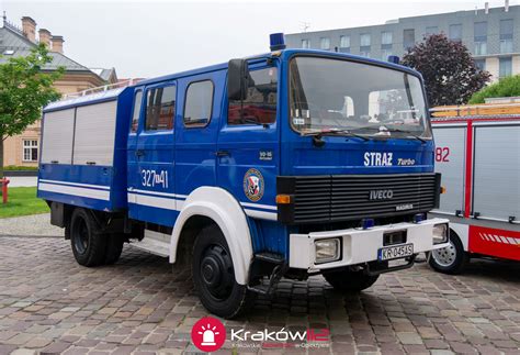 zdjęcie wozu bojowego Iveco OSP Kostrze podczas ćwiczeń