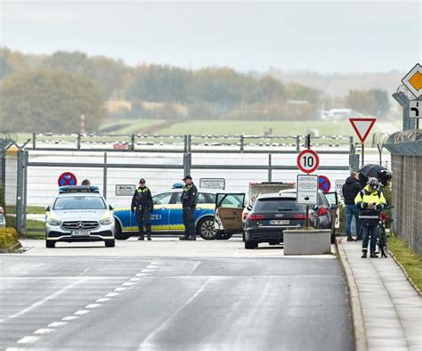 Zdjęcie lotniska w Hamburgu po incydencie z uzbrojonym mężczyzną (policja, służby bezpieczeństwa)