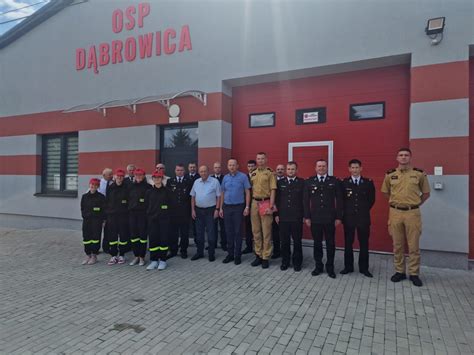 Ceremonia włączenia OSP Dąbrowica do KSRG z udziałem władz i przedstawicieli PSP.