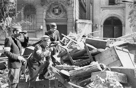 symboliczna grafika łącząca naukę i wiarę