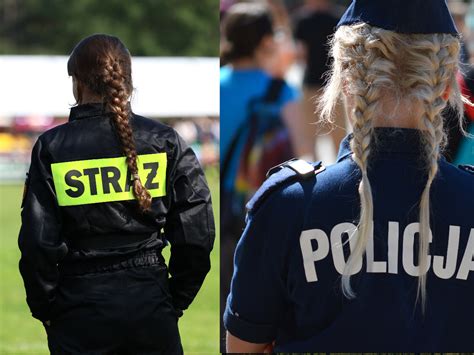 Tematyczne zdjęcie przedstawiające uczniów w mundurach strażackich podczas ćwiczeń lub zajęć