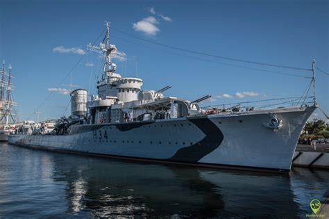 niszczyciel ORP Błyskawica zacumowany w Gdyni
