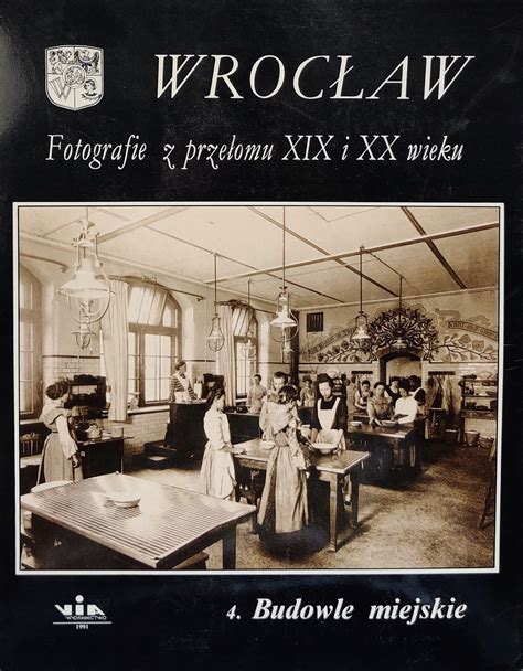 Zestawienie archiwalnych fotografii strażackich szyldów i oznakowań z przełomu XIX i XX wieku.