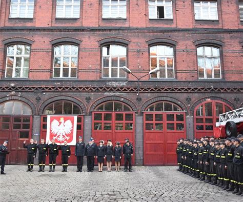 Zdjęcie historyczne przedstawiające pierwszą remizę strażacką w Błesznie
