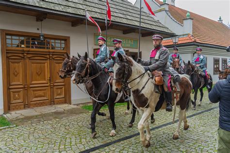 Replika remizy strażackiej w Miasteczku Galicyjskim z ekspozycją wozów i sprzętu