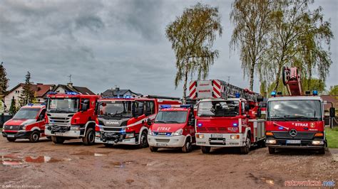 Zdjęcie grupowe strażaków OSP Aleksandrów Łódzki z ich sprzętem